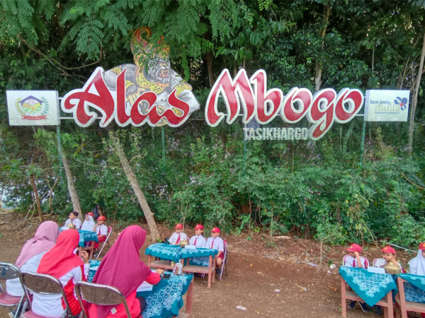 Unik, Lomba Cerdas Cermat Sejarah Nasional Indonesia  digelar di Wisata Alas Mbogo